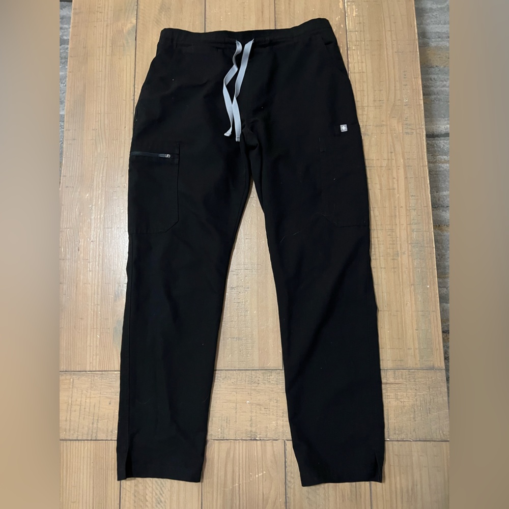 FIGS black scrub pants